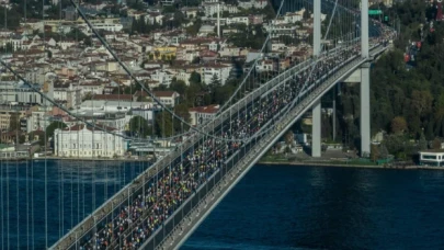 Dünyanın kıtalararası koşulan tek maratonu 45. İstanbul Maratonu başladı