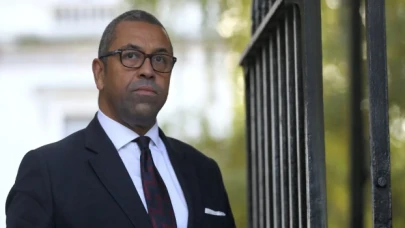 İngiltere'de yeni İçişleri Bakanı James Cleverly oldu