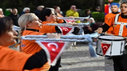 Kadına şiddete bandolu tepki