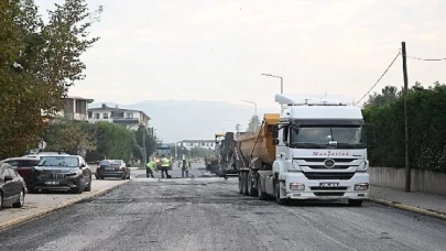 Kartepe’de 1950 ton asfalt serimi yapıldı