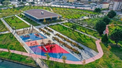 Kocaeli Büyükşehir’den Derince Millet Bahçesi’ne kıraathane