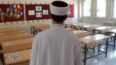 ‘Manevi danışman’ olarak derslere giren bir Diyanet görevlisi hakkında skandal iddia