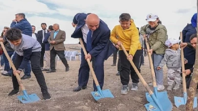 Milli ağaçlandıma günü’nde fidanlar toprakla buluşturuldu