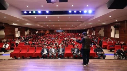 YKS Sınavına Hazırlanan Öğrencilere Motivasyon Semineri