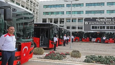 Antalya Büyükşehir toplu taşıma filosuna 20 yeni otobüs kattı 