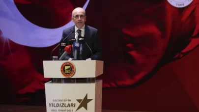 Bakan Şimşek: Yanlış anlaşıldık, bizim derdimiz vergi vermeyen, kayıt dışında olanlar, üzerlerine gideceğiz!