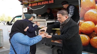 Başkan Çalık şehitler için lokma dağıttı