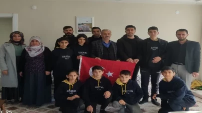 Batmanlı öğrencilerden şehit ailesine ziyaret