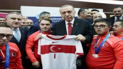 Cumhurbaşkanı Erdoğan Futsal Millî Takımı’nı kabul etti