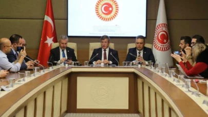 Davutoğlu: İyi adaylar etrafında her partiyle görüşürüz