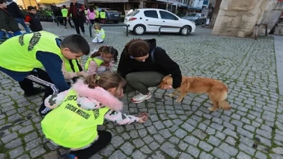 Efes selçuk çocuk meclisi can dostlarını unutmadı