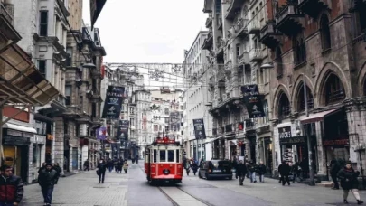 İstiklal Caddesi yüzde 120’lik kira artışıyla rekor kırdı! Dünyada en dikkat çekici caddeler...