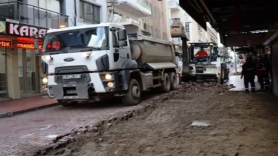 İzmit’in o caddesi öz kaynaklarıyla yenileniyor