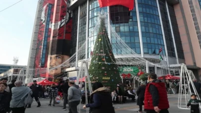 İzmit’te yeni yıl coşkusu meydana taştı