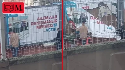 Küçükçekmece'de belediyenin afişleri kimliği belirsiz kişiler tarafından söküldü