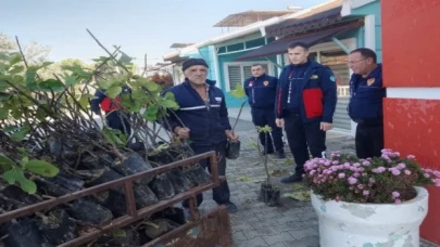 Manisa’nın 17 ilçesine 120 bine yakın meyve fidanı dağıtıldı