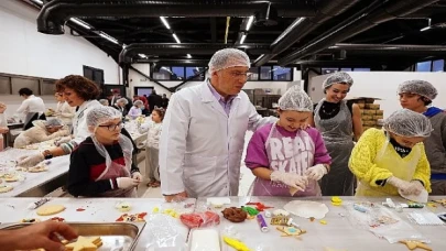 Yeni yıl kurabiyeleri beslenme saati için hazırlandı