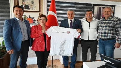 Antalyaspor heyetinden Başkan Topaloğlu’na ziyaret