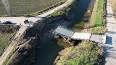 Aşırı yağışta çöken köprü yeniden hizmete alınacak