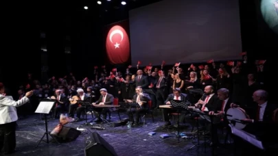 Atatürk’ün sevdiği şarkıları TEV Kocaeli Korosu seslendirdi