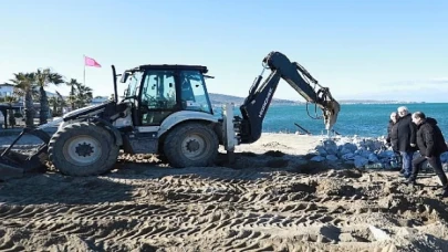 Başkan Deveciler Duyarsız Kalmadı Ören Plajı’nda Yapılan Beton Seti Yıktı