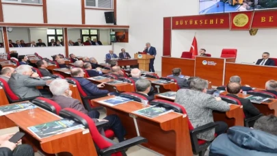 Başkan Yüce Sakarya Meclisi’nden seslendi: İlk günkü aşkla buradayız