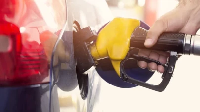 Benzine 1 lira 46 kuruş zam geldi