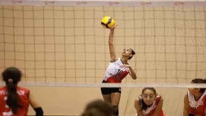 Burhaniye Belediyesi 2.Voleybol Turnuvasının açılışı yapıldı