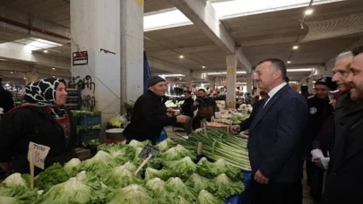 Büyükşehir’den pazar alanına sundurma