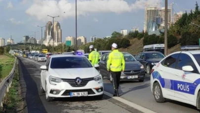 Çakar lamba kullanan 807 sürücüye 5 milyon 196 bin TL para cezası uygulandı