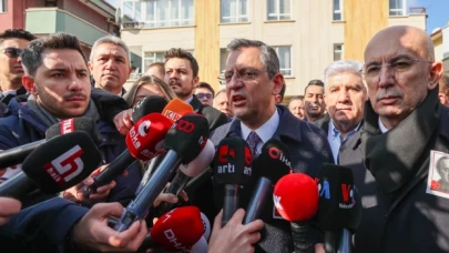 CHP Genel Başkanı Özgür Özel, Uğur Mumcu anmasında konuştu: "Gün gelecek o tuğlayı çekeceğiz, hepsi altında kalacak"