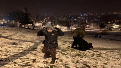 Düzce’de kar yağışı sevinçle karşılandı