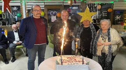 Gemlik Belediyesi yaşlı konuk evinde yılbaşı sevinci