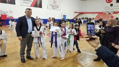 Gölcük belediyespor sporcuları kuşak atlama coşkusu yaşadı