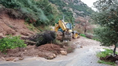 Hatay’da bozulan yollar yeniden düzenleniyor