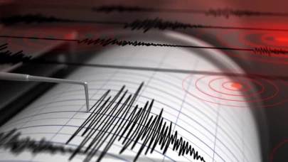 İzmir'de 5.1 büyüklüğünde deprem