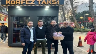 İzmit yeni yılda da sağlıkçılar, polisler ve taksicileri unutmadı