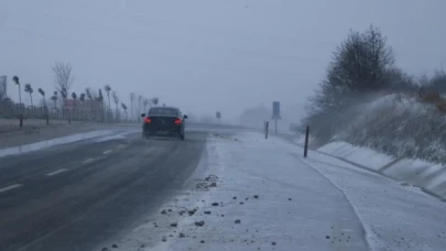 Kar yağışı Tekirdağ'da etkisini gösteriyor! Bazı ilçelerde okullar tatil oldu