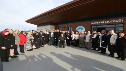 Kayseri protokolü üretici kadınlarla buluştu