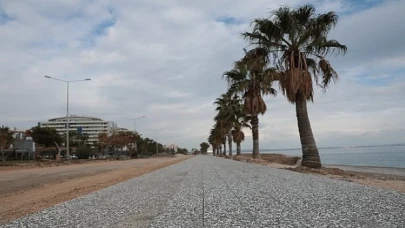 Konyaaltı Sahili’nde hummalı çalışma