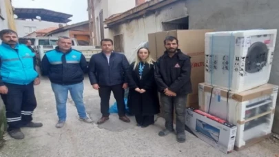 Manisa Soma’da evi yanan aileye Büyükşehir morali