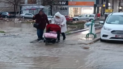 Mardin’de  sağanak yağış hayatı felç etti