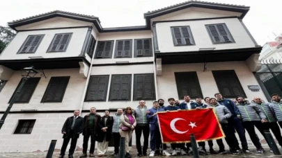 TOFAŞ’lı basketbolcular Ata’nın doğduğu evde