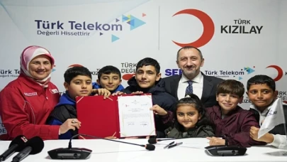 Türk Telekom ve Kızılay’dan deprem bölgesindeki öğrencilere eğitim ve teknoloji desteği