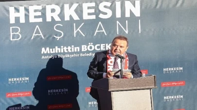 Yeniden aday gösterilen Başkan Böcek’e Ankara dönüşü coşkulu karşılama