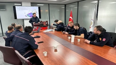 Büyükşehir İtfaiyesine elektrikli araç yangınları eğitimi