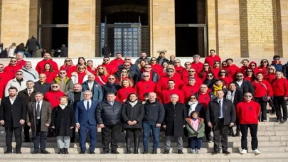 Hentbol ailesi, THF’nin 48. yılında Anıtkabir’i ziyaret etti