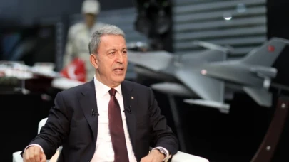 Hulusi Akar: “TSK depremin ilk saatinden beri sahada, bunu bilin”