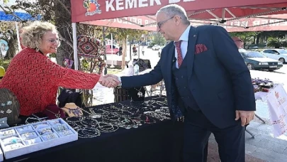 Kemer’de üreten ev hanımları kermesi yapıldı