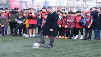 Minik futbolcular Başkan Büyükakın ile buluştu